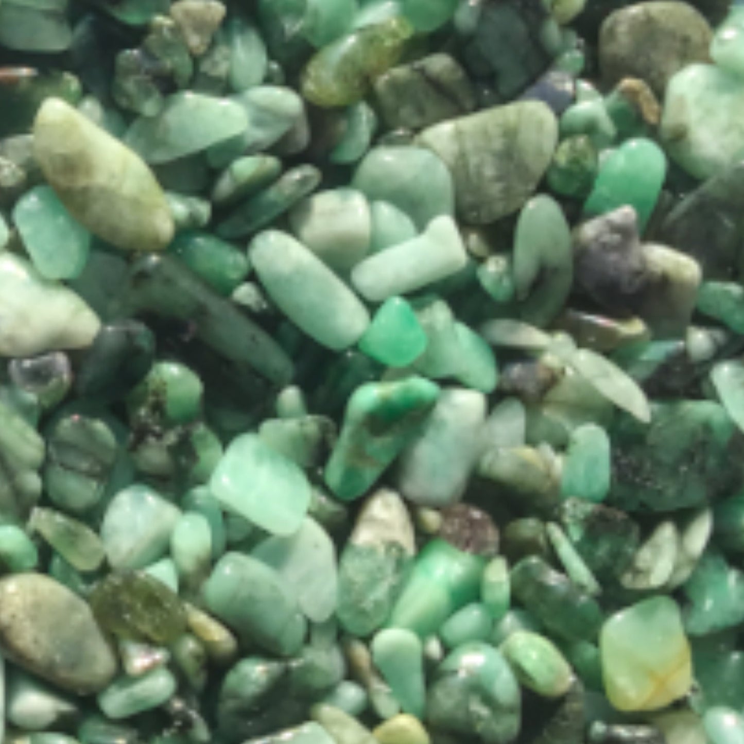 EMERALD Chips - 3-7mm - 1, 2, 4, 8 oz -  Gemstone Chips - Crystal Chips - Roller Bottle Chips - Healing Crystals - Arts & Crafts